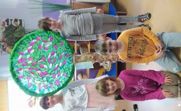 Udział 6 latków w konkursie plastycznym "Eko Drzewko"